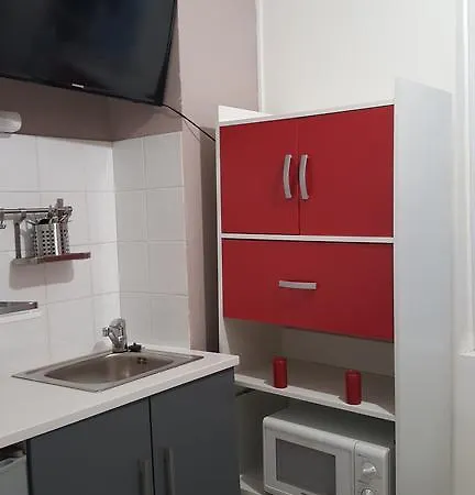 Petit Studio Au Coeur De *